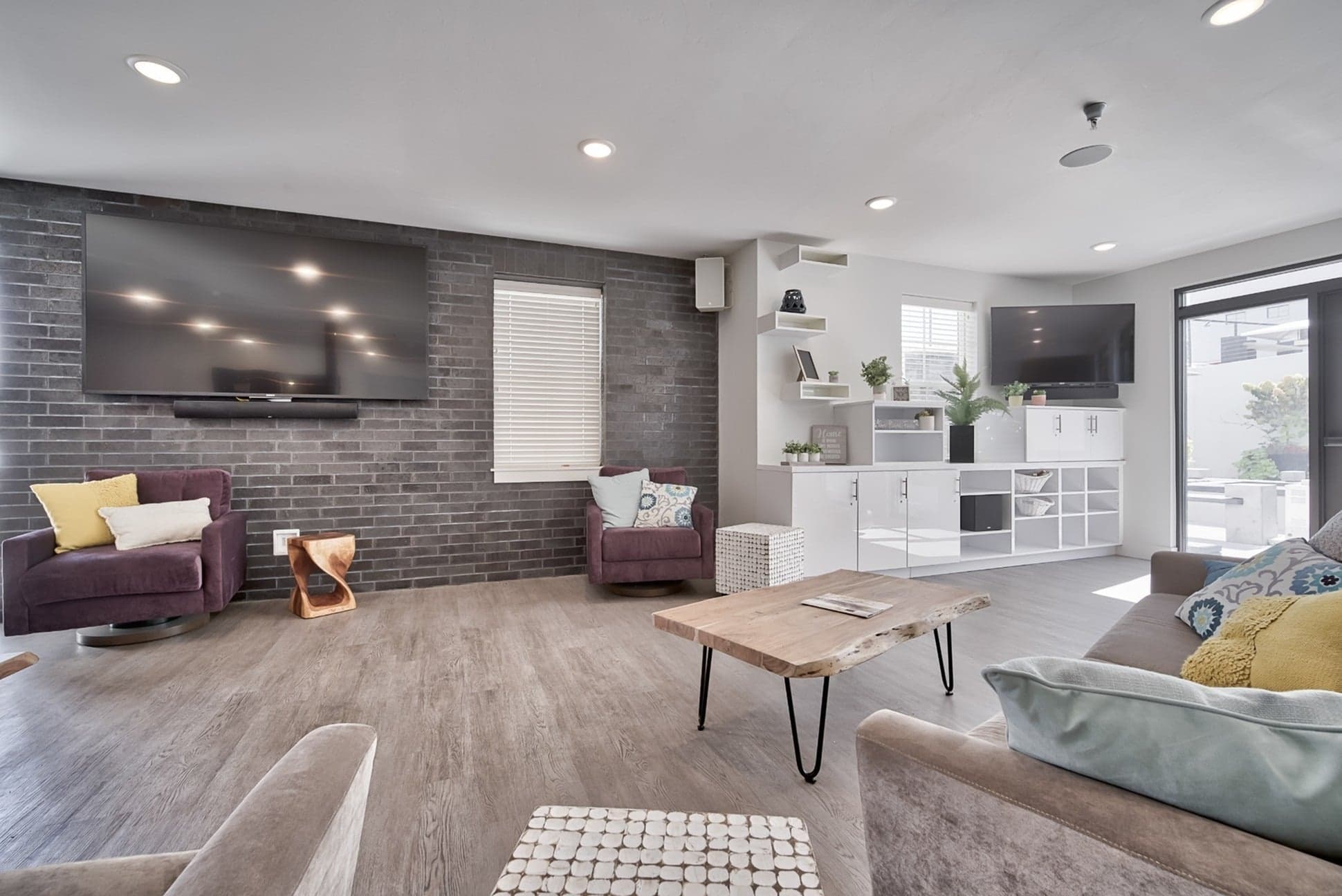 Townhouse (Men)
