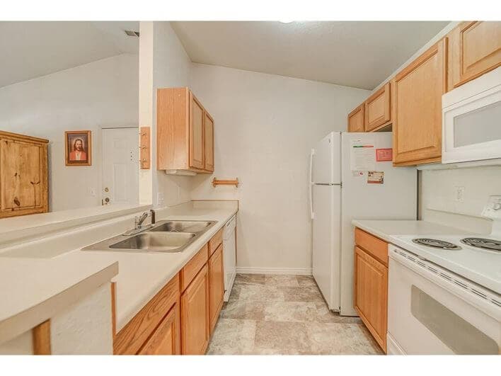 WINDSOR PARK-kitchen