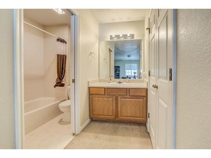 WINDSOR PARK-bathroom