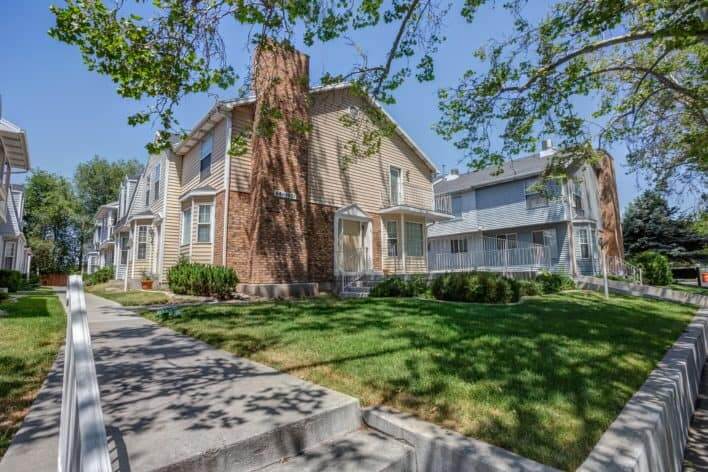 Shared Room in Cute Townhome!