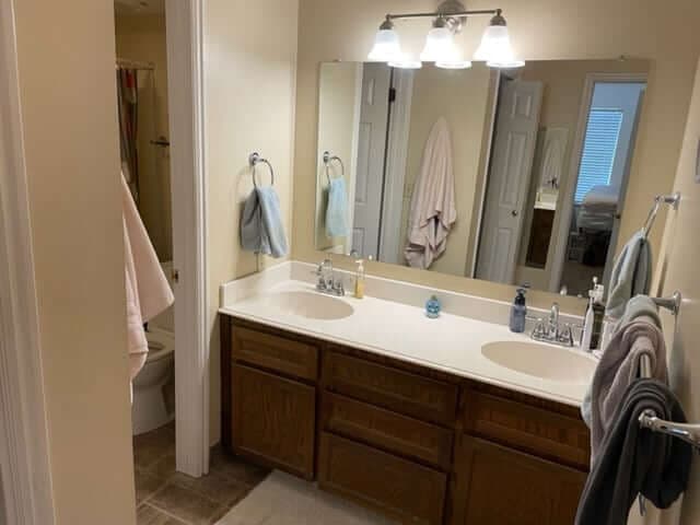 WELLINGTON II-bathroom