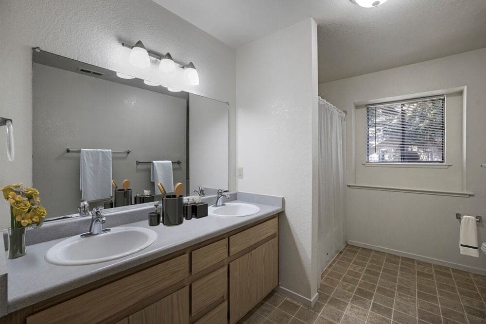 Pomona West Apartments