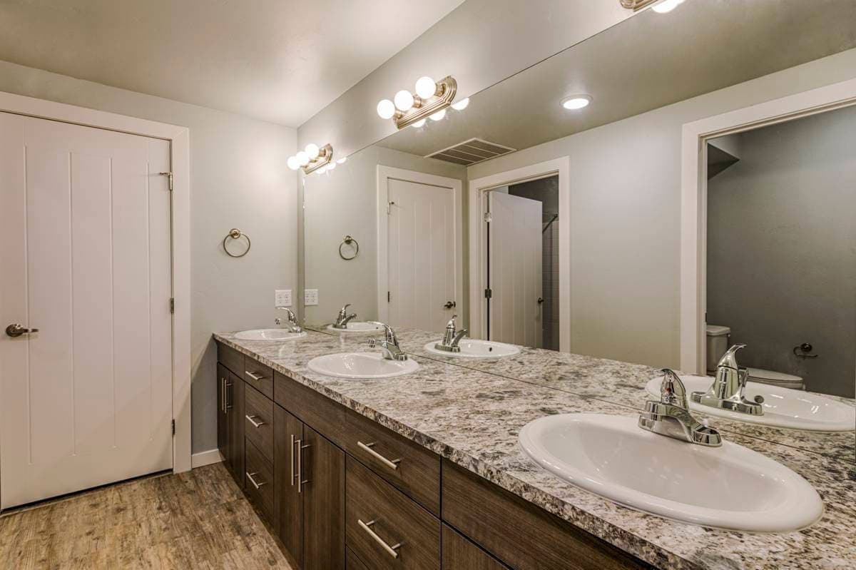 Brigham's-Mill-bathroom