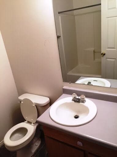 Donegal-Bay-&-West-Tisbury-bathroom