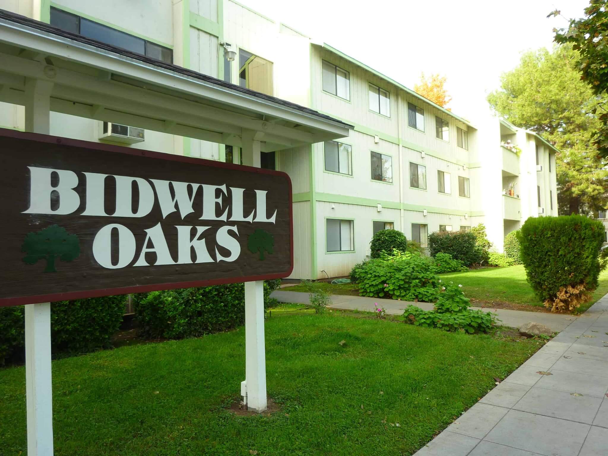 Bidwell-Oaks-Apartments-700 Salem-Street-Cover