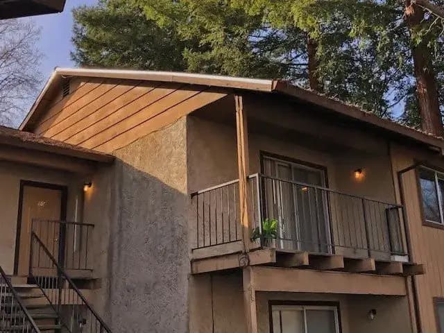 Lassen View Apartments