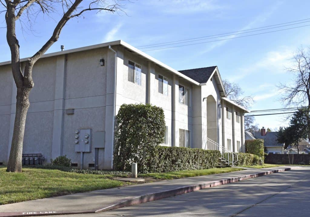 River Oak Apartments
