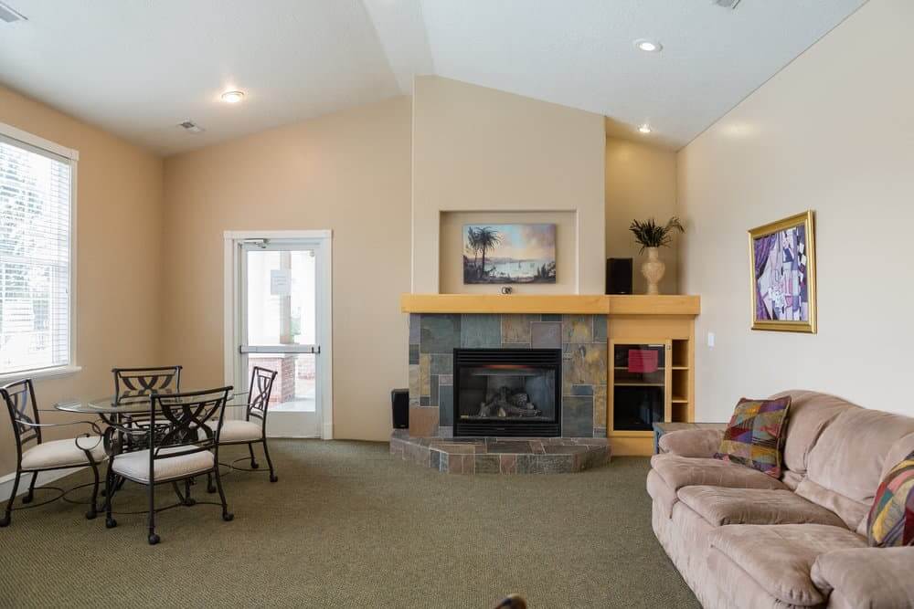 VENTANA-living room
