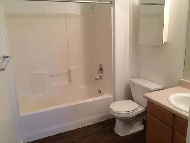 Providence Pointe bathroom