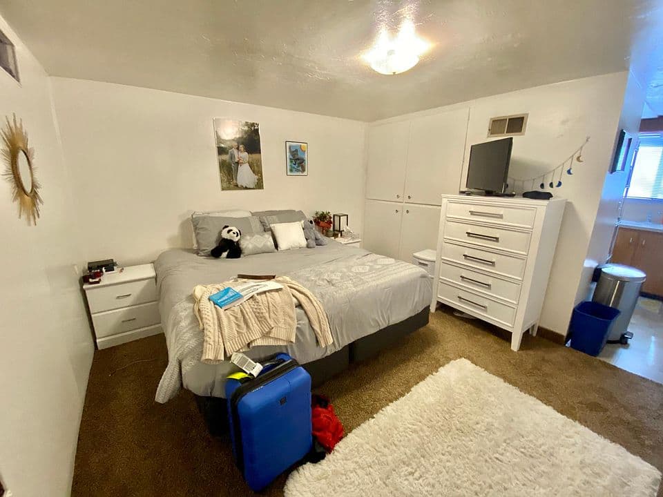 Scotsman Apartments-bedroom