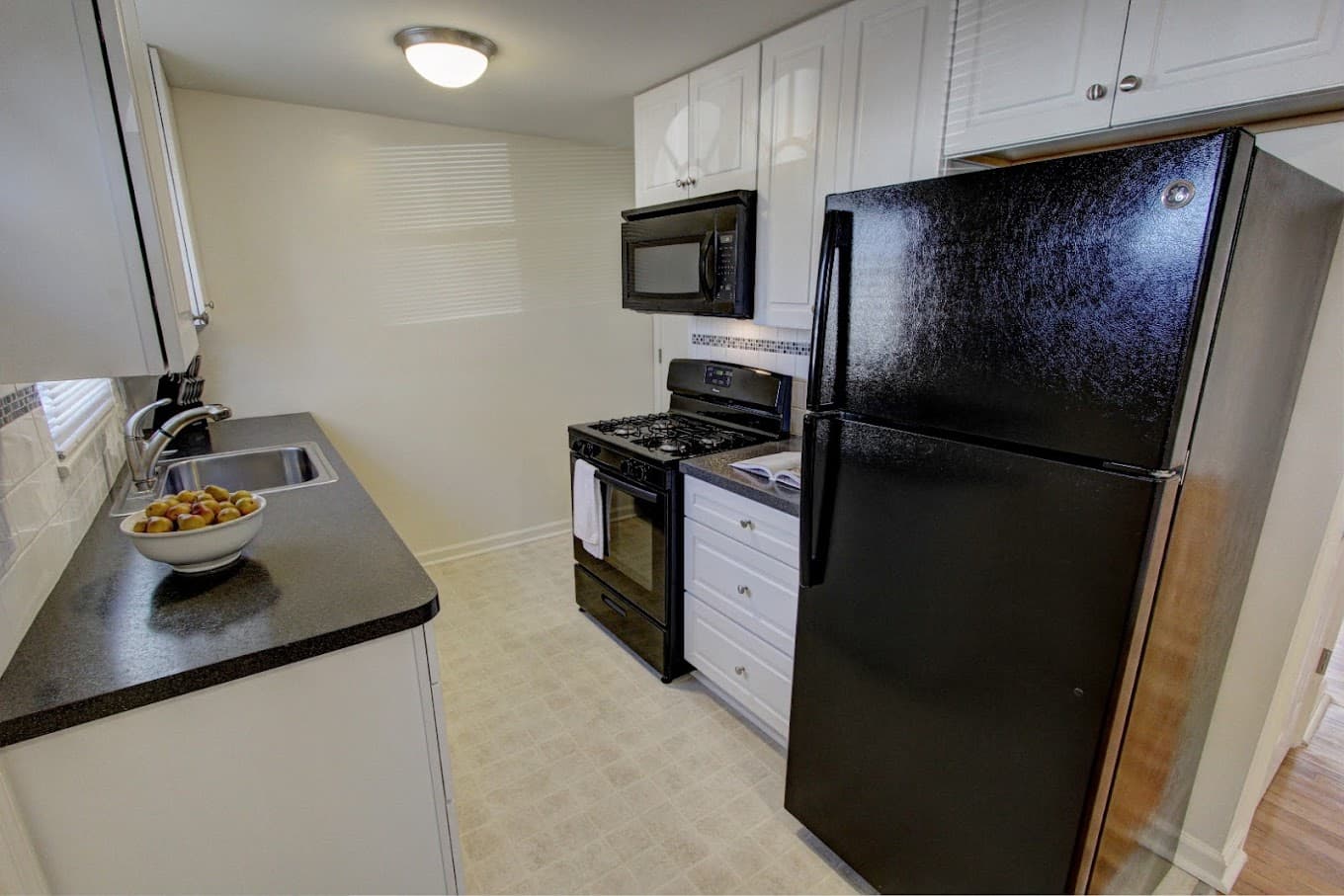 Adams Park Apartments KITCHEN