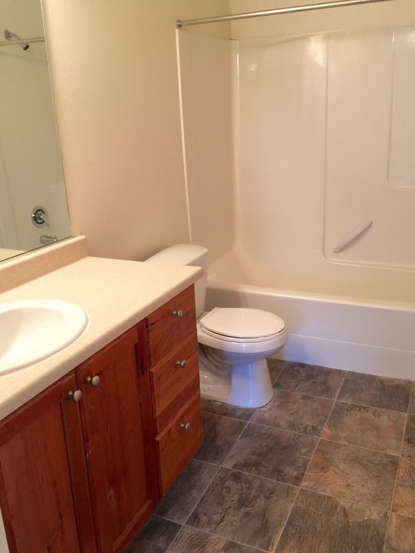 Legacy Village Apartments bathroom