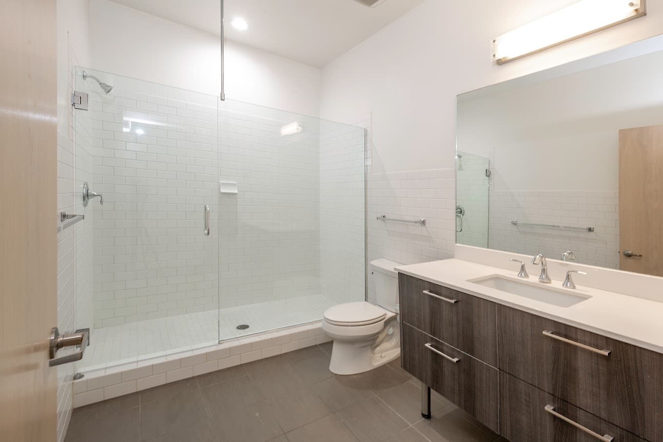 21 & View Apartments Washroom