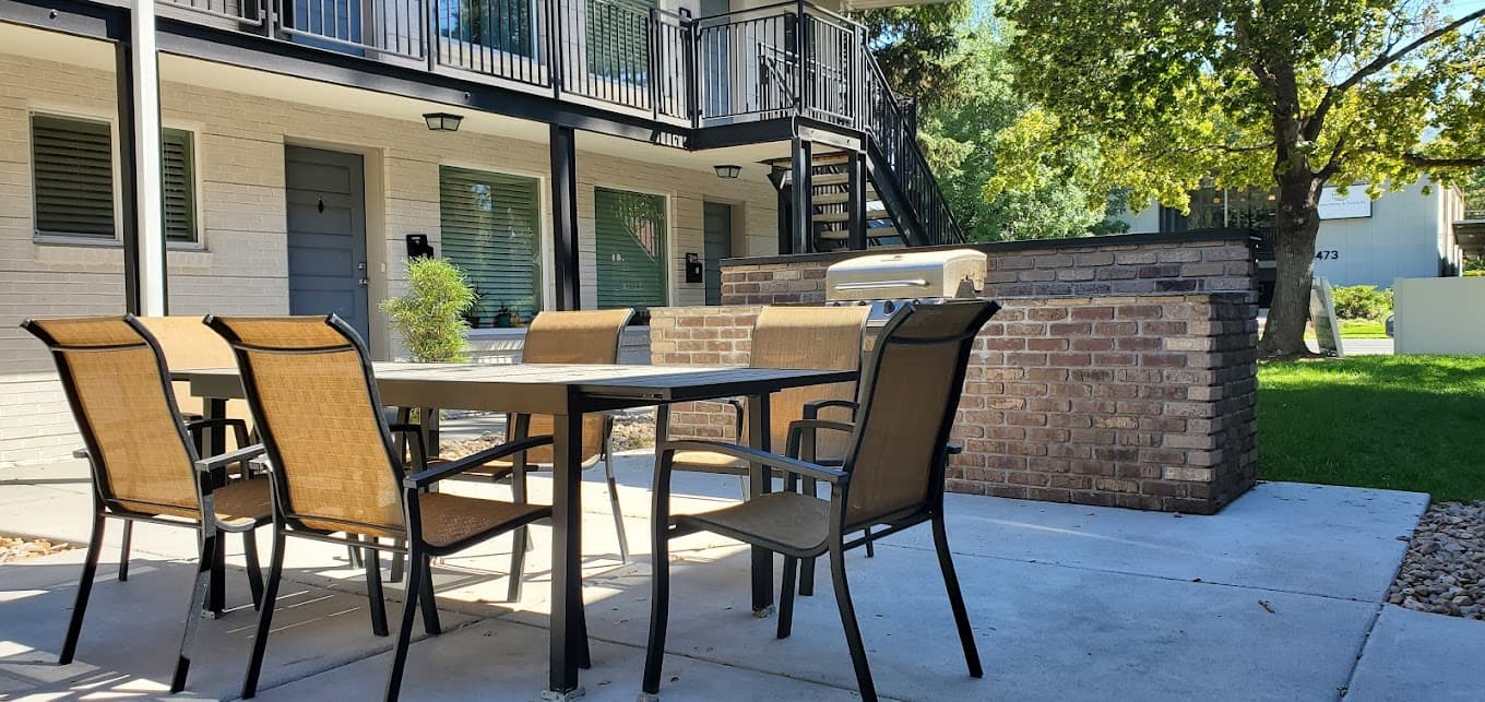 The Linq @ Sugarhouse Apartments sitting