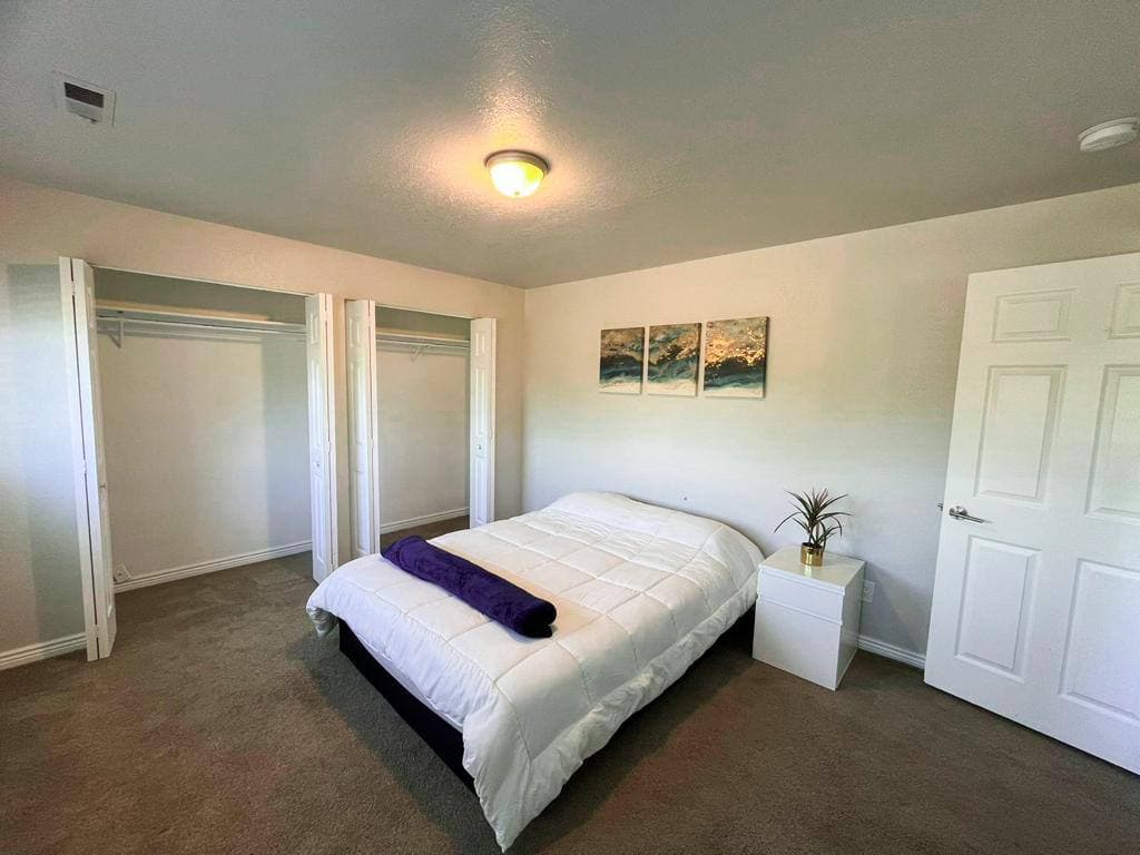1- Great Private Furnished Rooms Available in Shared house in Millcreek!