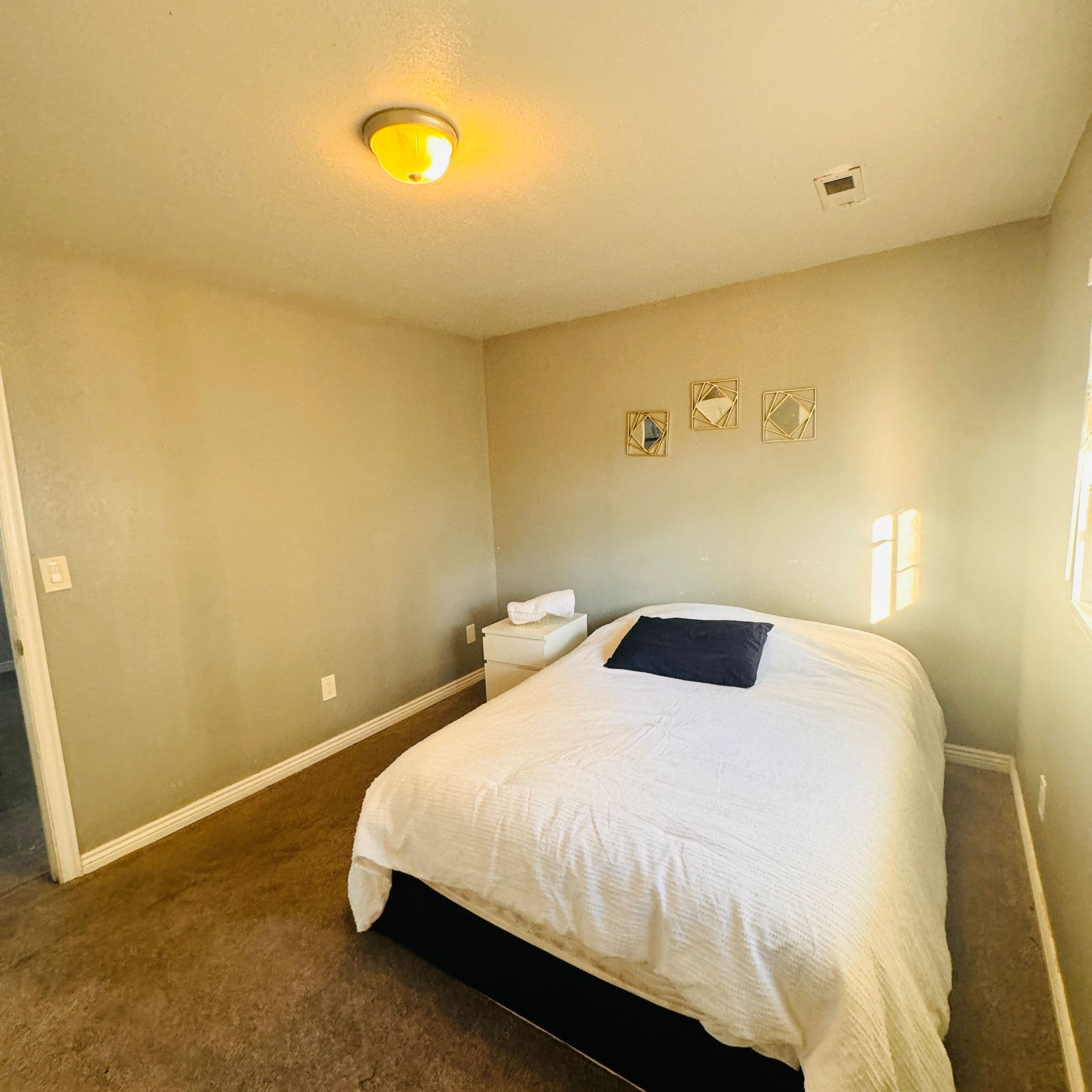 3 - Great Private Furnished Rooms Available in Shared house in Millcreek!