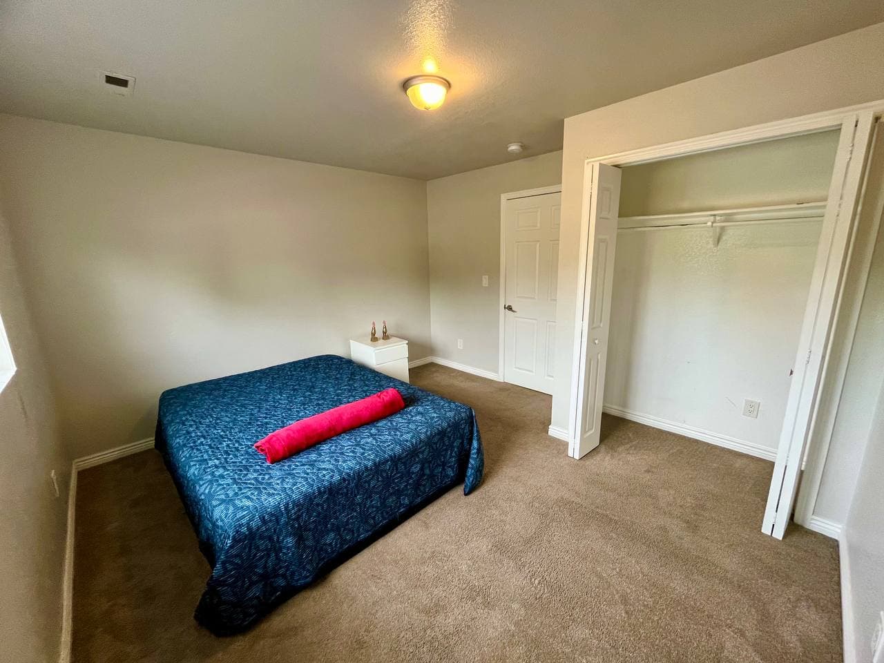 4- Great Private Furnished Rooms Available in Shared house in Millcreek!
