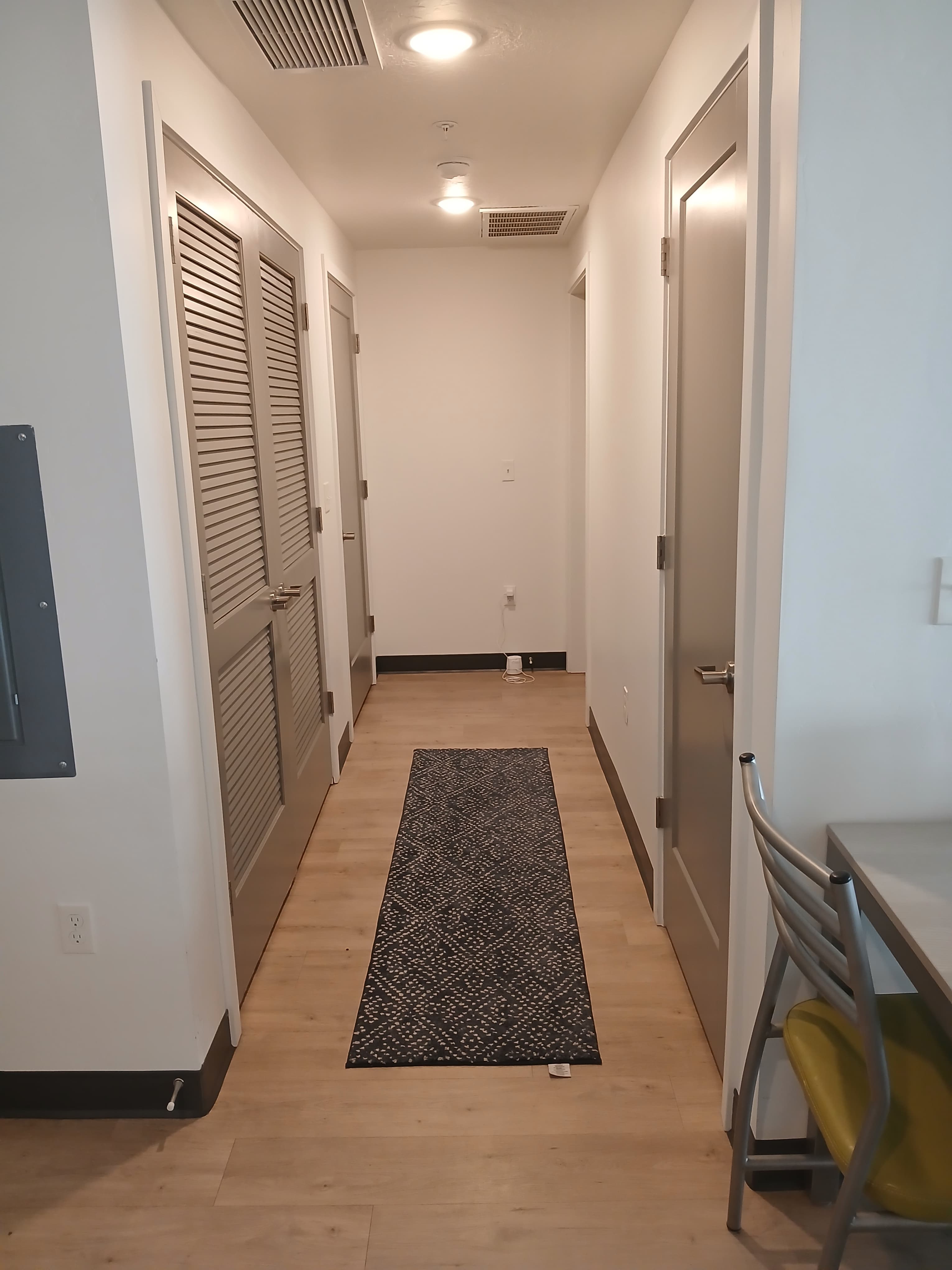 1 private bedroom/bathroom