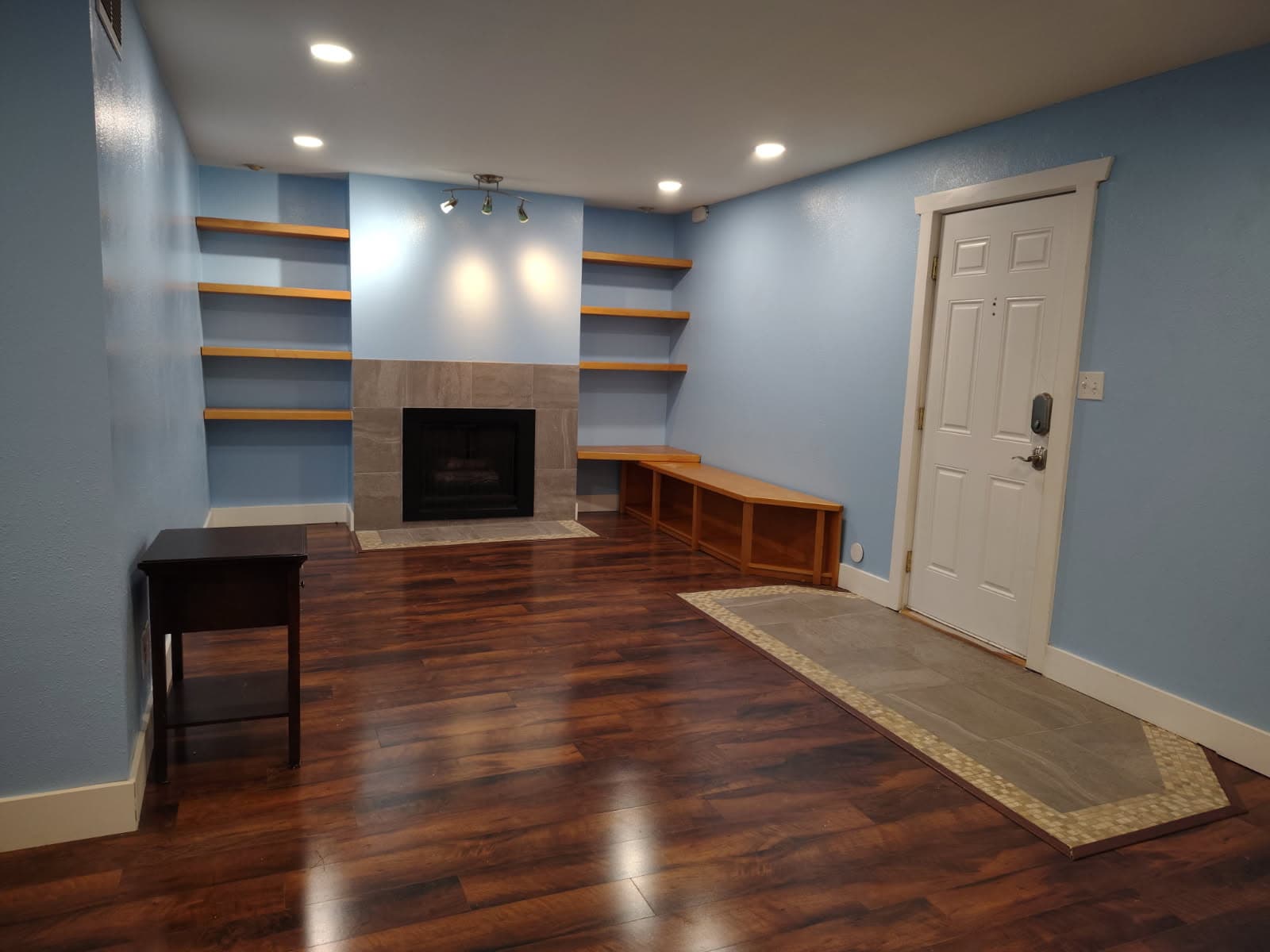 Family‑Friendly 2BR/2BA Condo Near the U and Foothills village shopping center