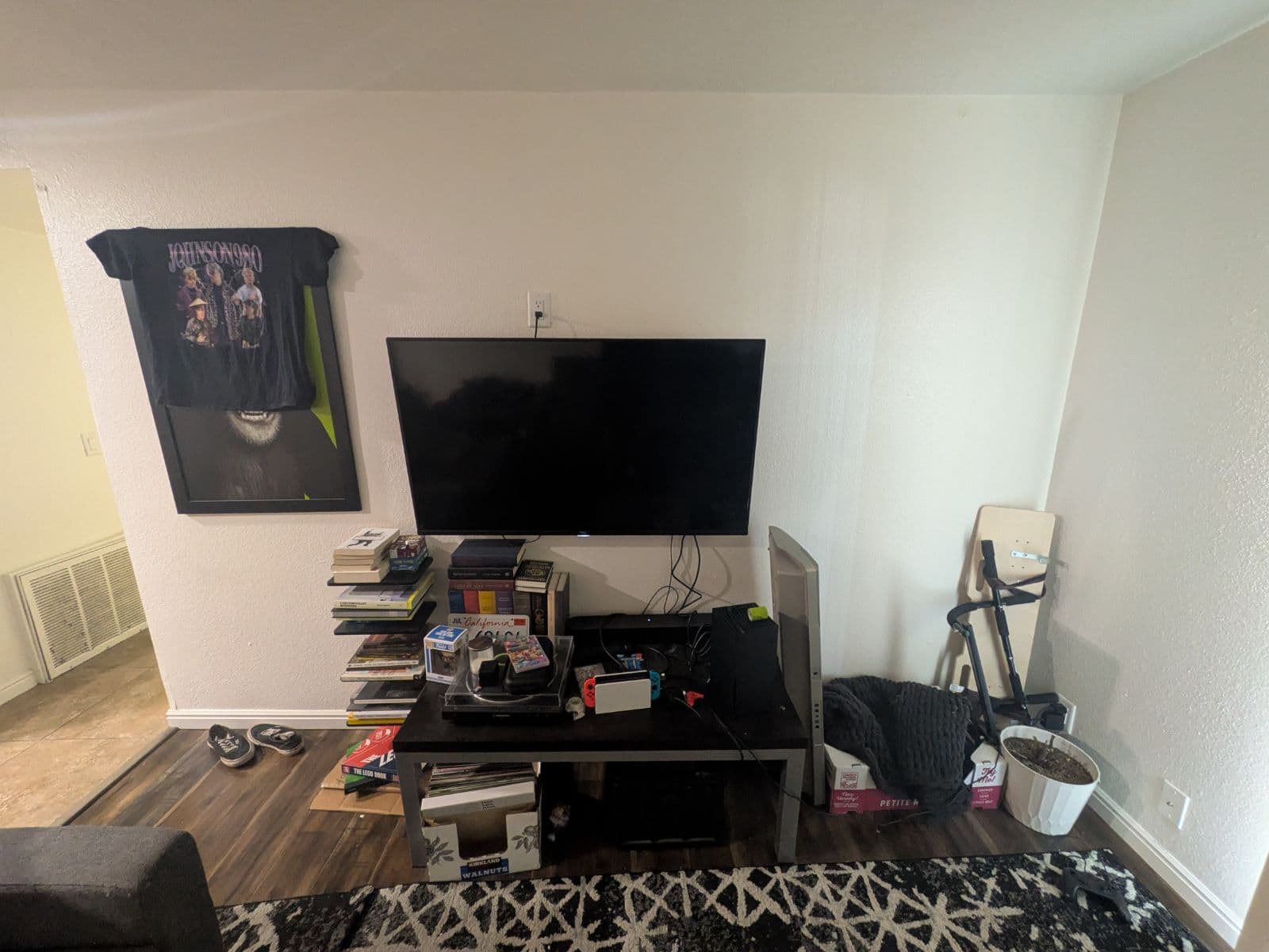 MEN's Raintree apartment