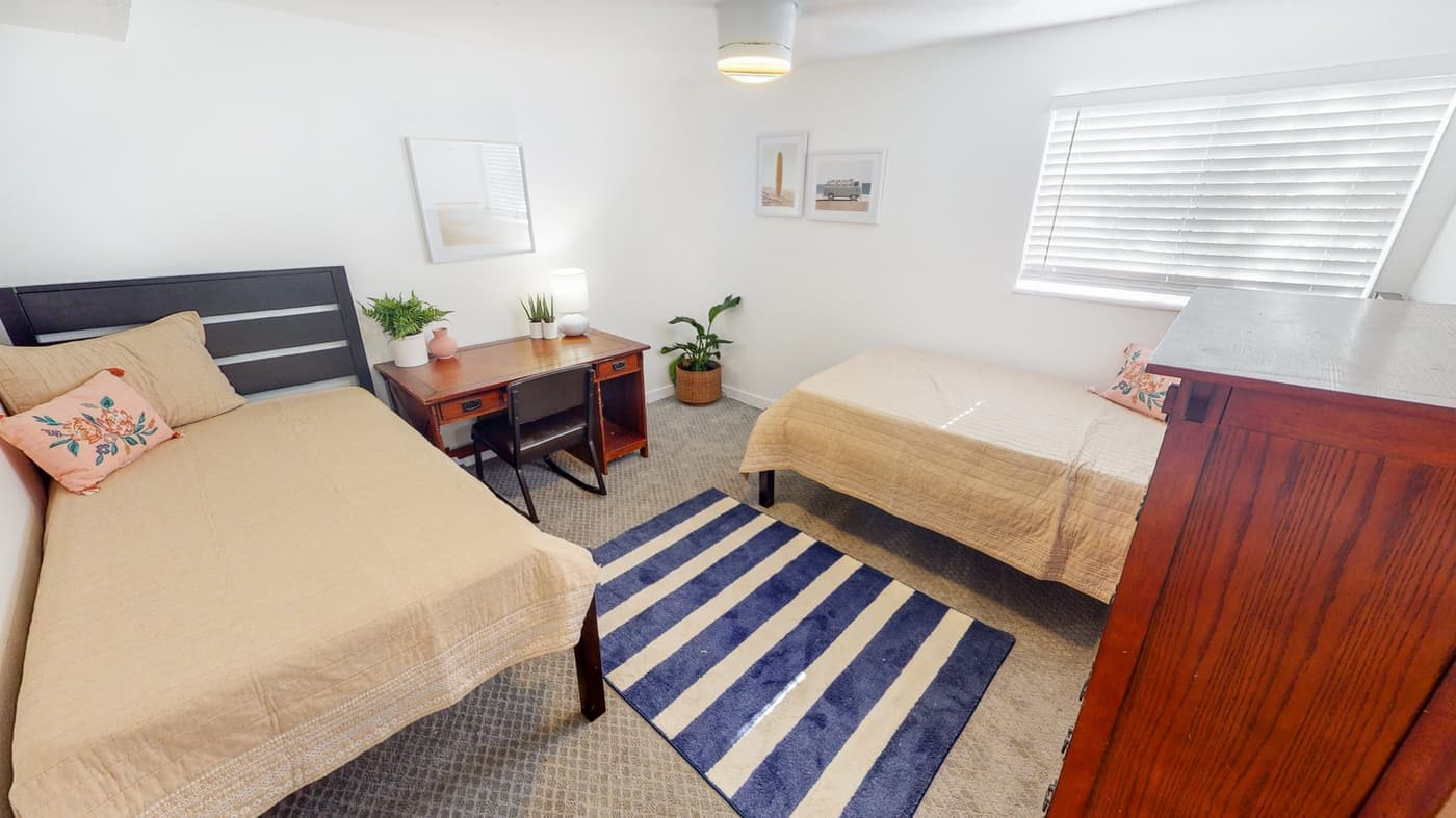 Men's Shared Room Student Housing Summer 2026 - August 2027