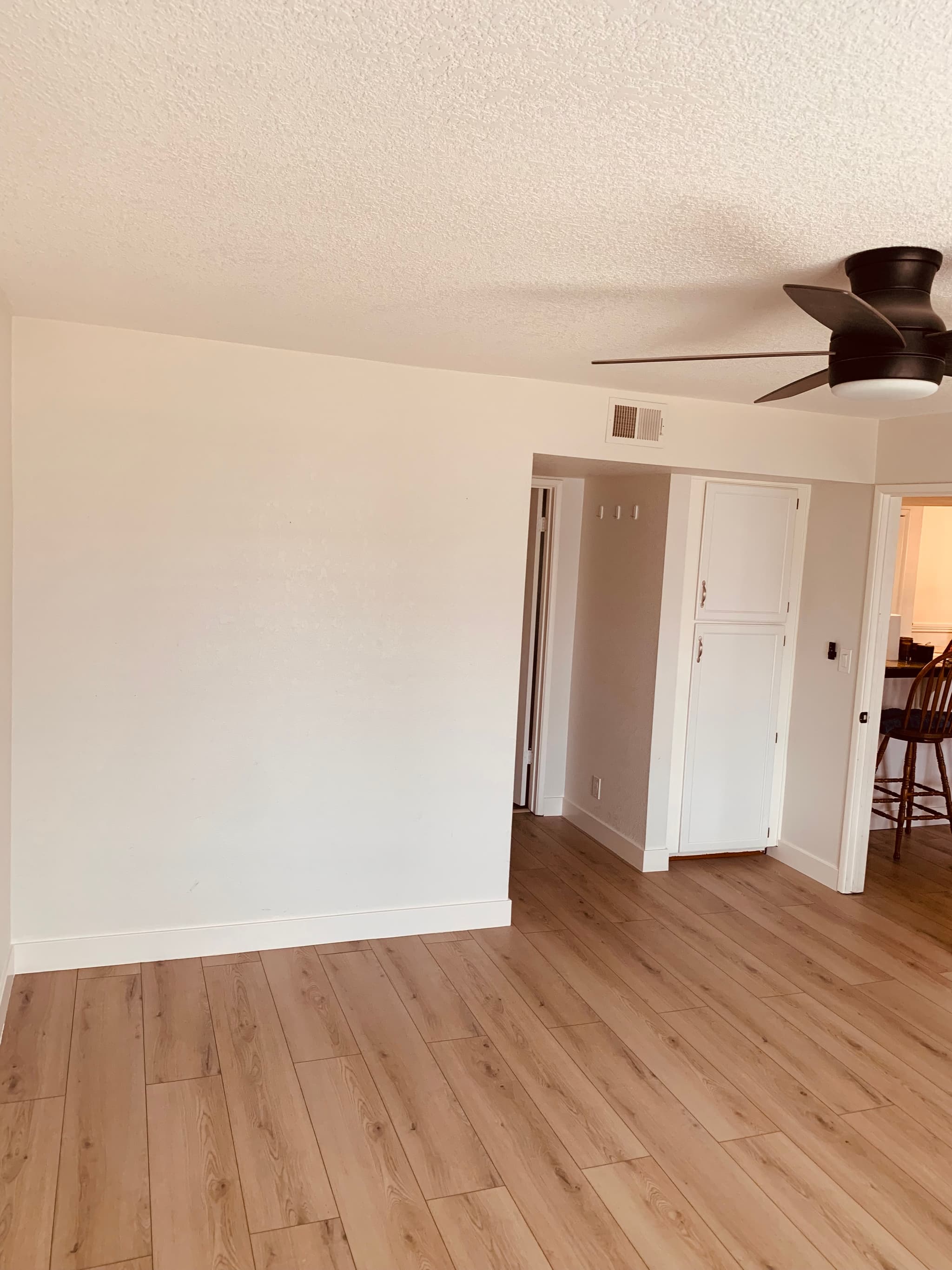Master Suite in clean&quiet Condo complex (Private Room & Bathroom)