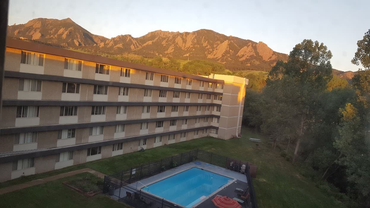 One Block south of CU: 3 bed / 1 bath for 2026/2027 Academic Year