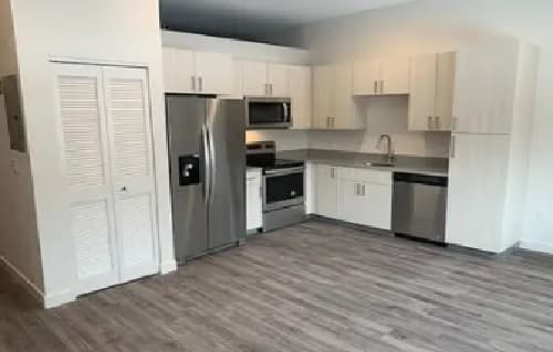 1600 Hoyt Apartments