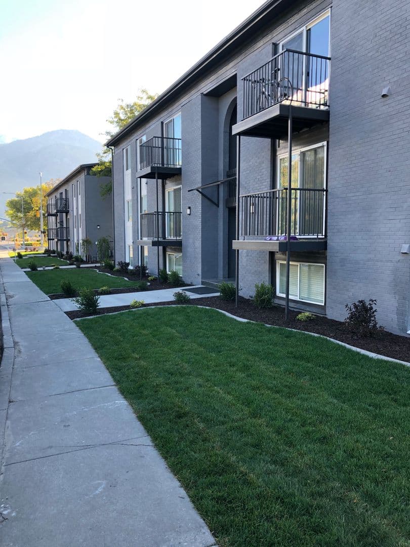 3BR/2BA