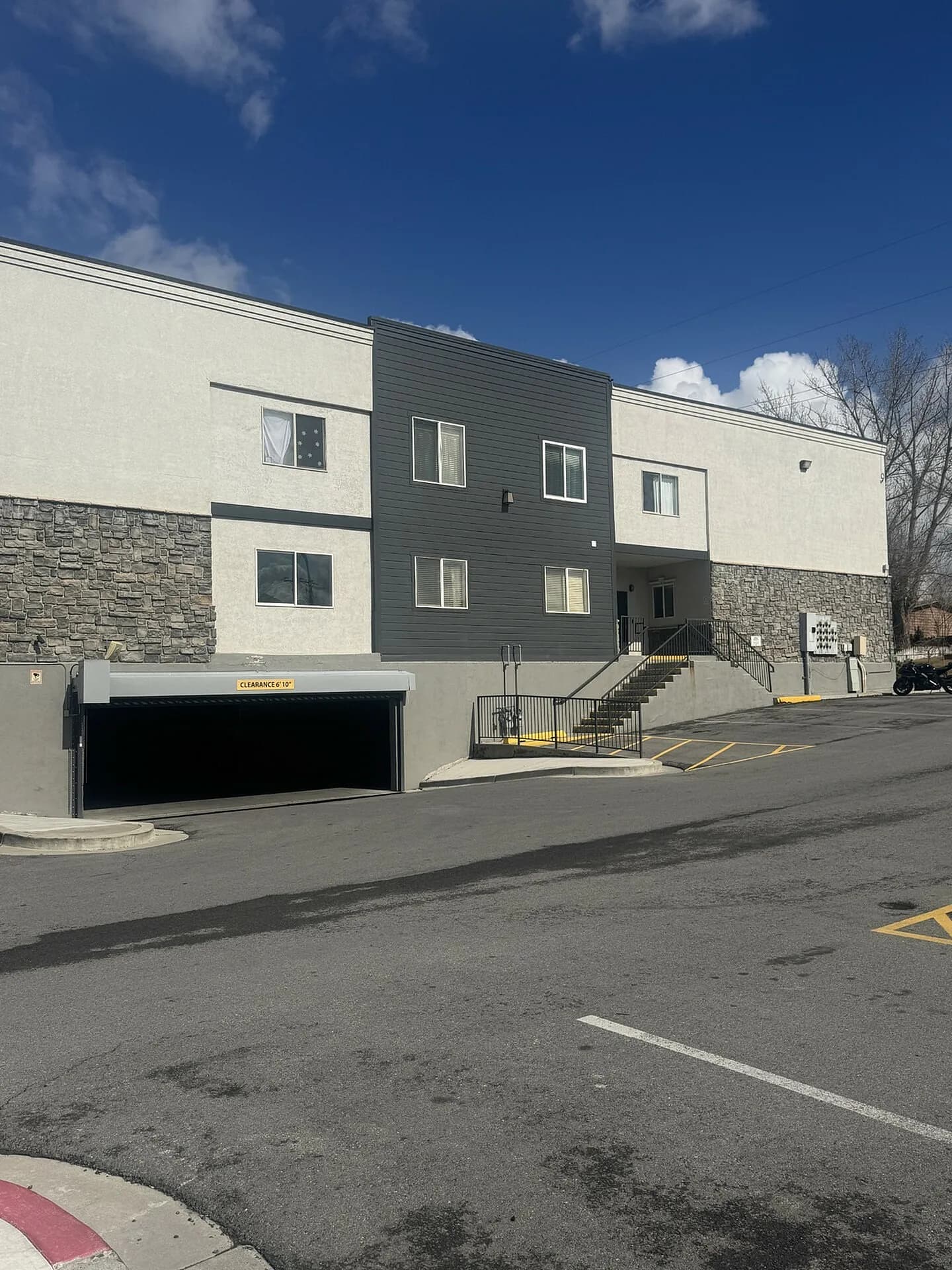 2 bed / 1 bath