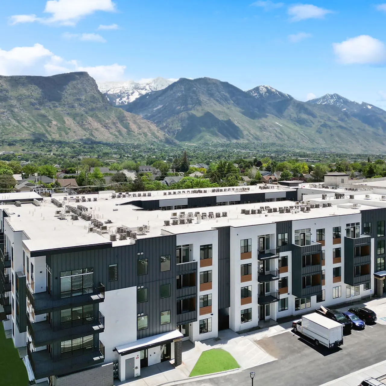 2 bed / 2 bath