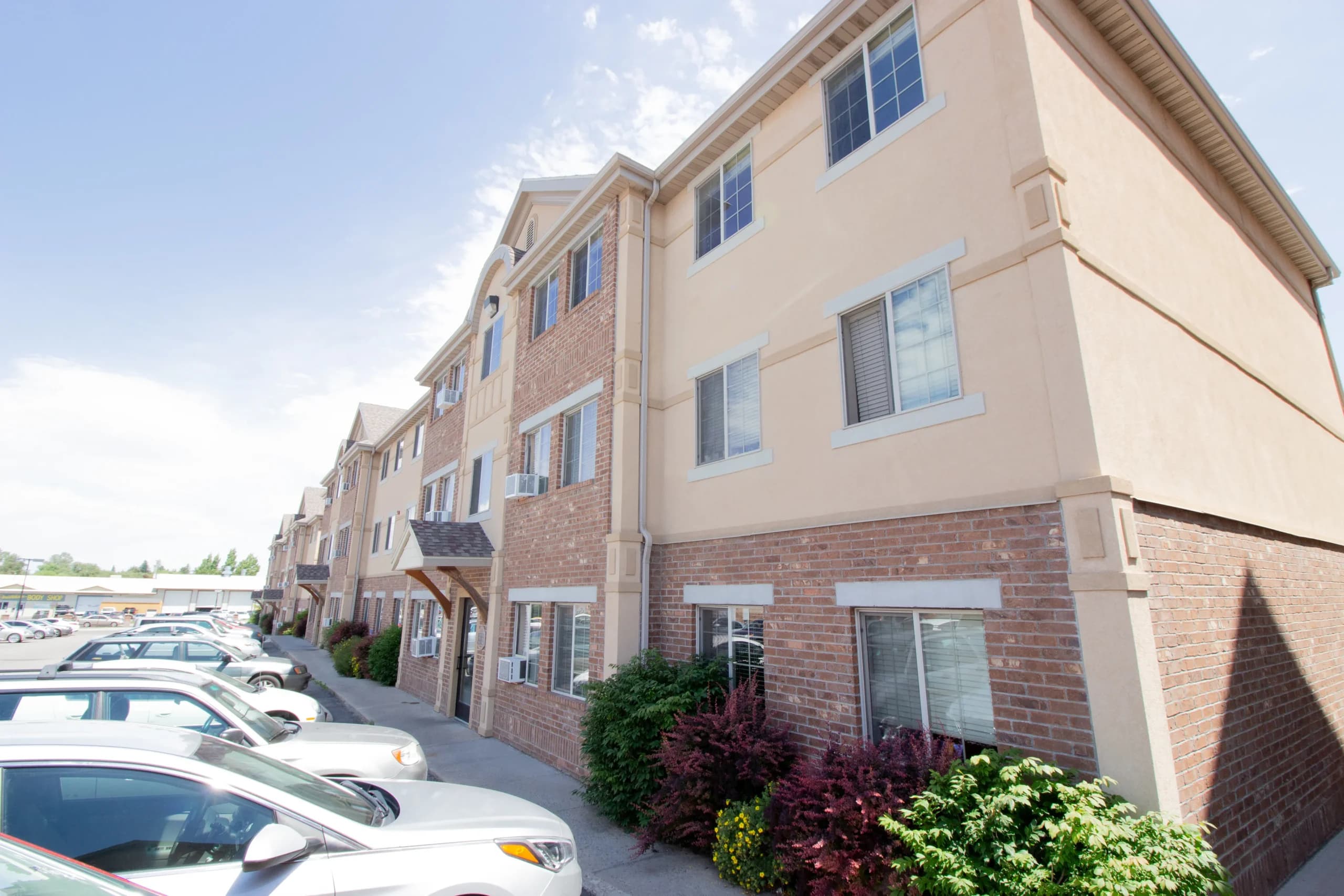 6 bed / 2 bath - Private