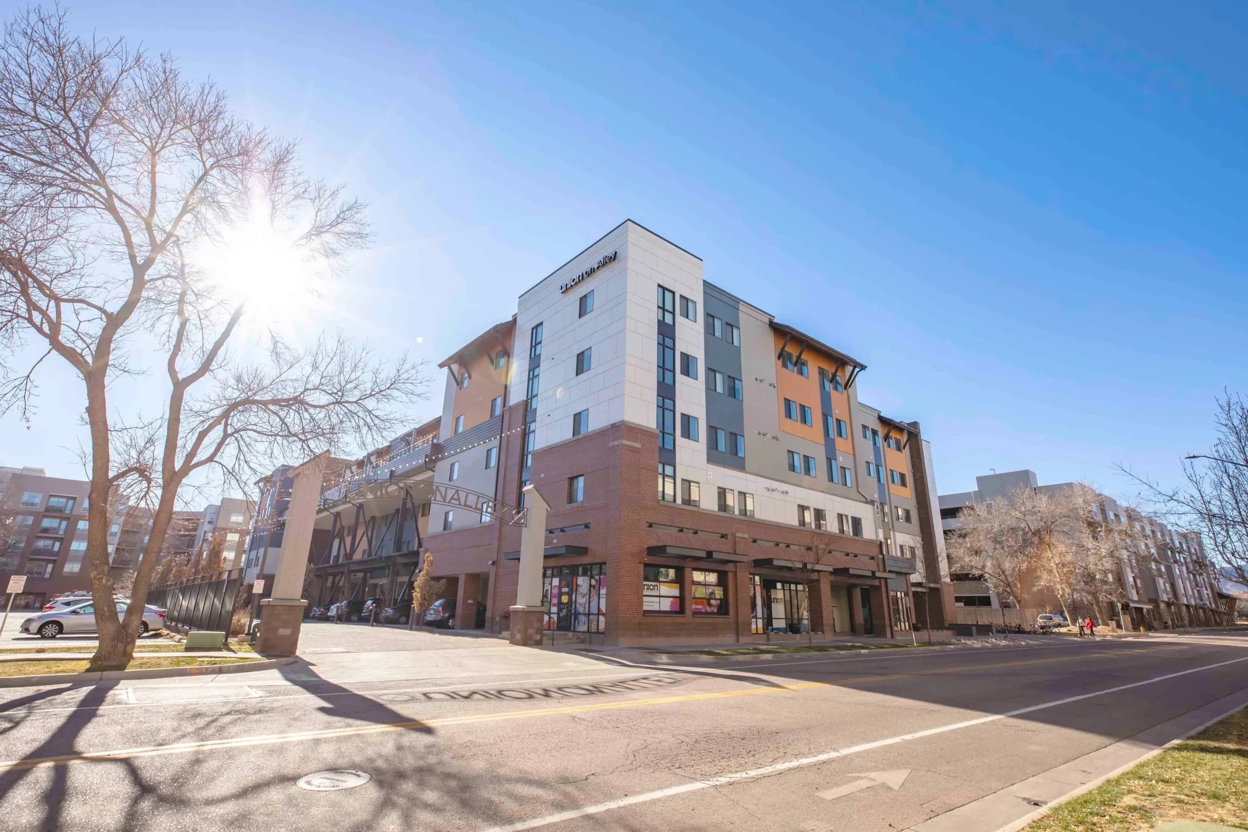 3 bed / 3 bath - Private