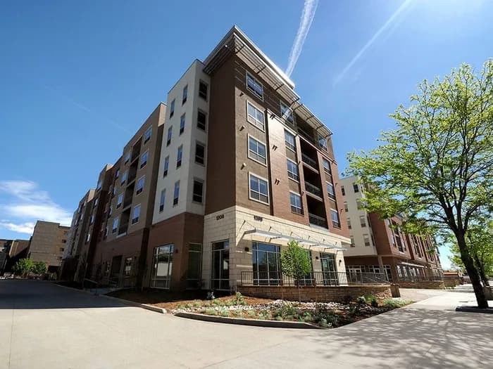 5 bed / 5 bath - Private