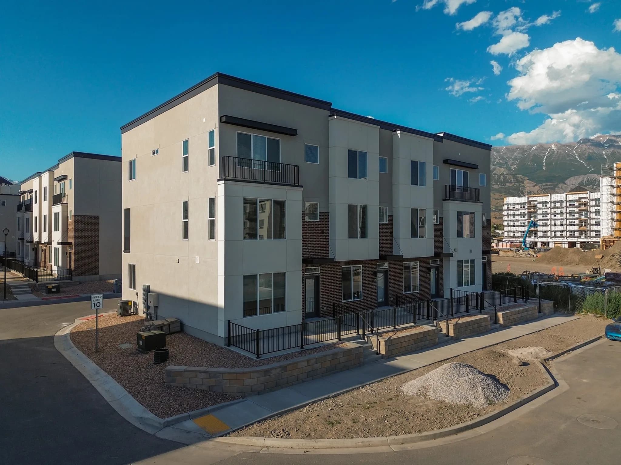 4 bed / 2 bath