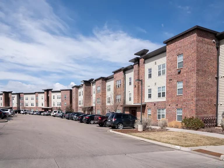 2 bed / 2 bath - Private