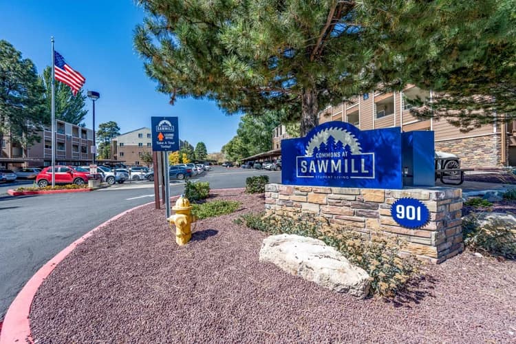 2 bed / 2 bath - Private