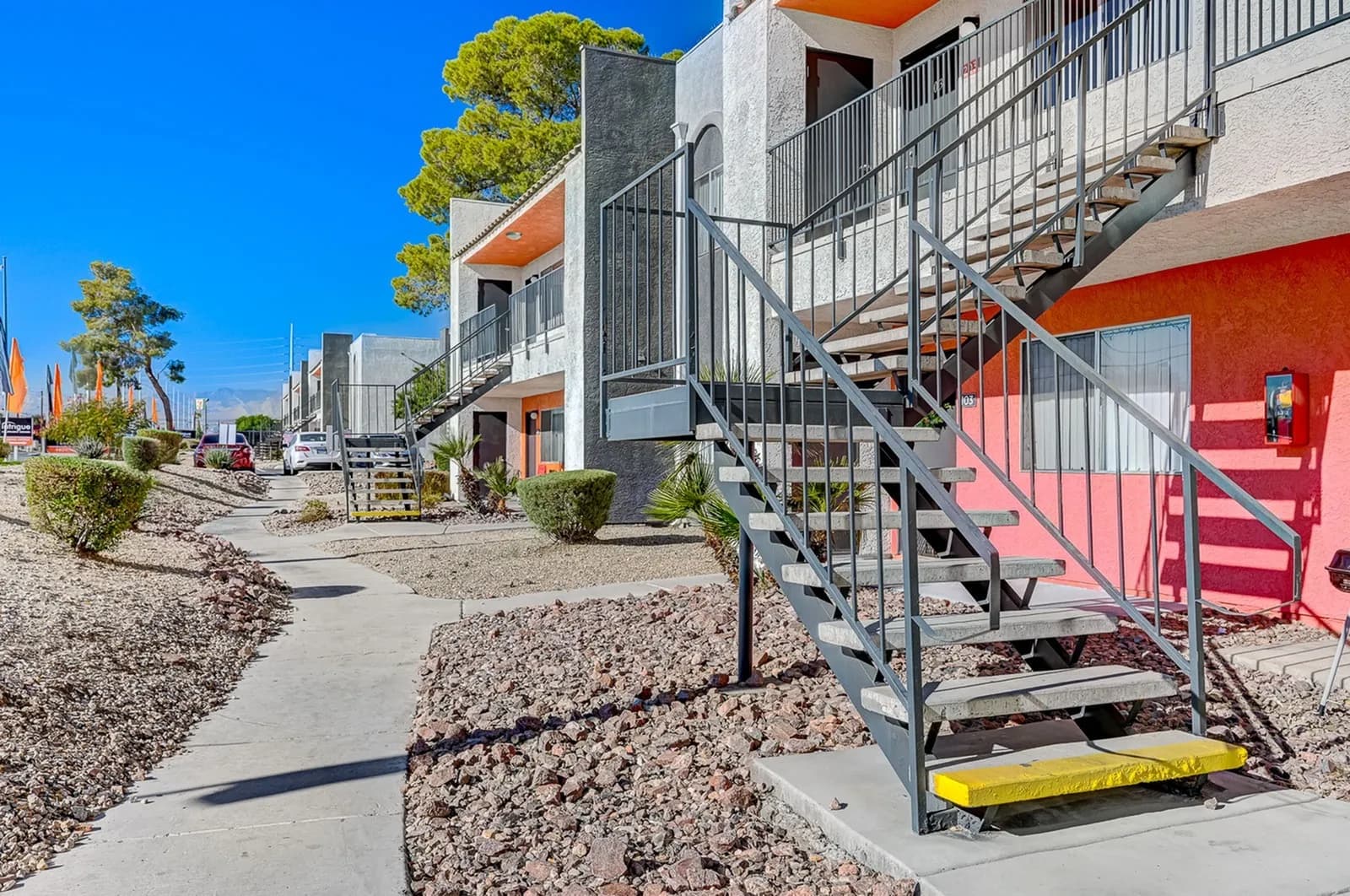 2 bed / 1 bath