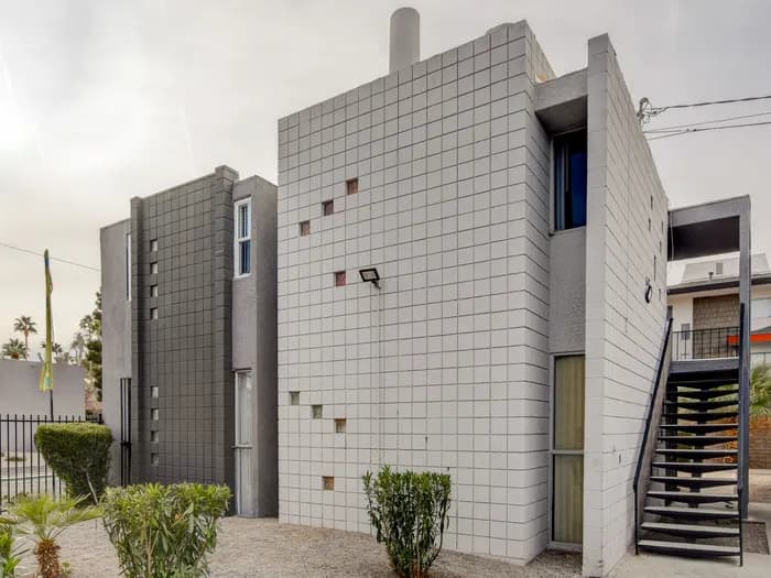 2 bed / 1 bath