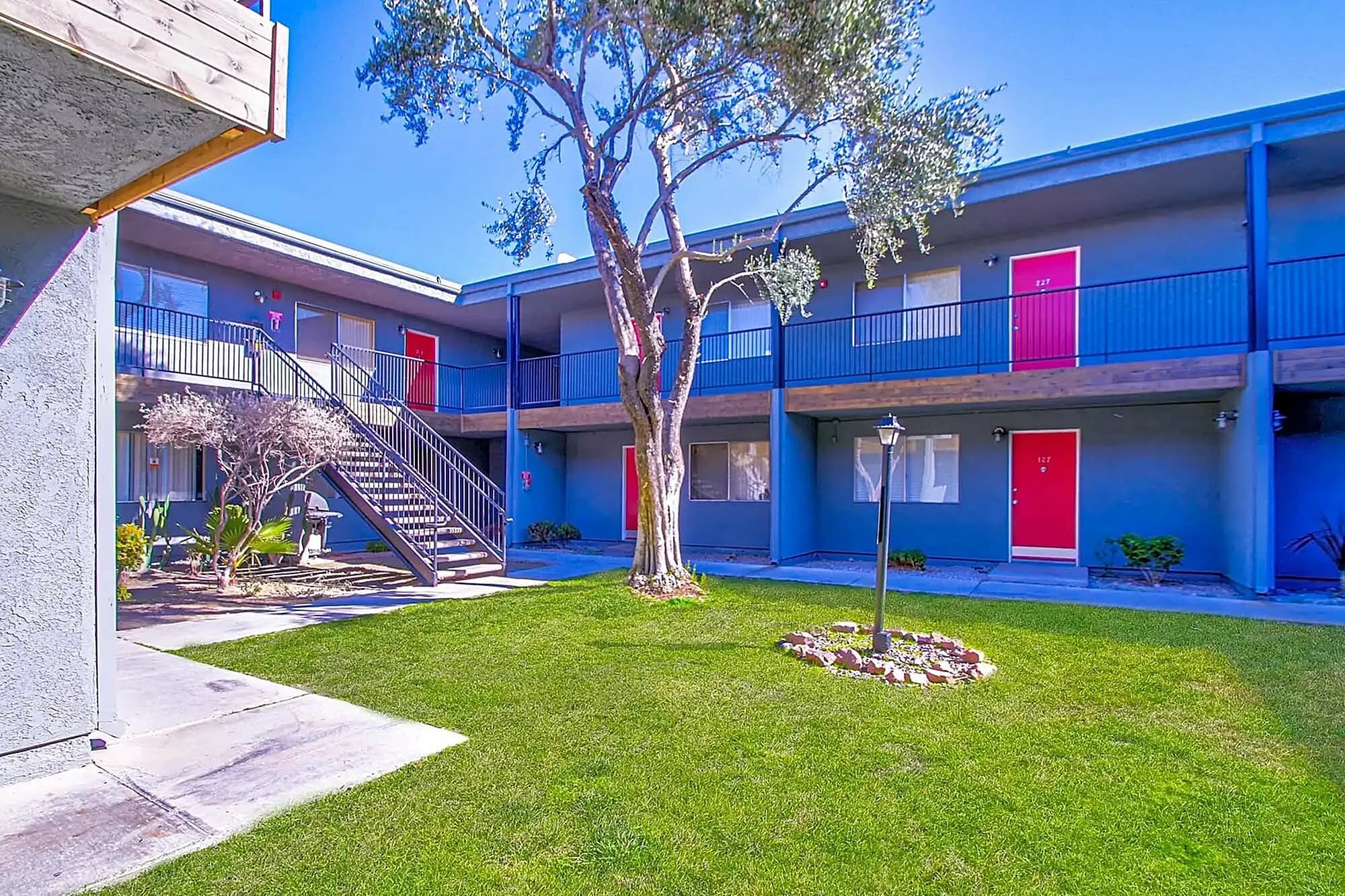 1 bed / 1 bath, Near UNLV, 1st Month Free Rent