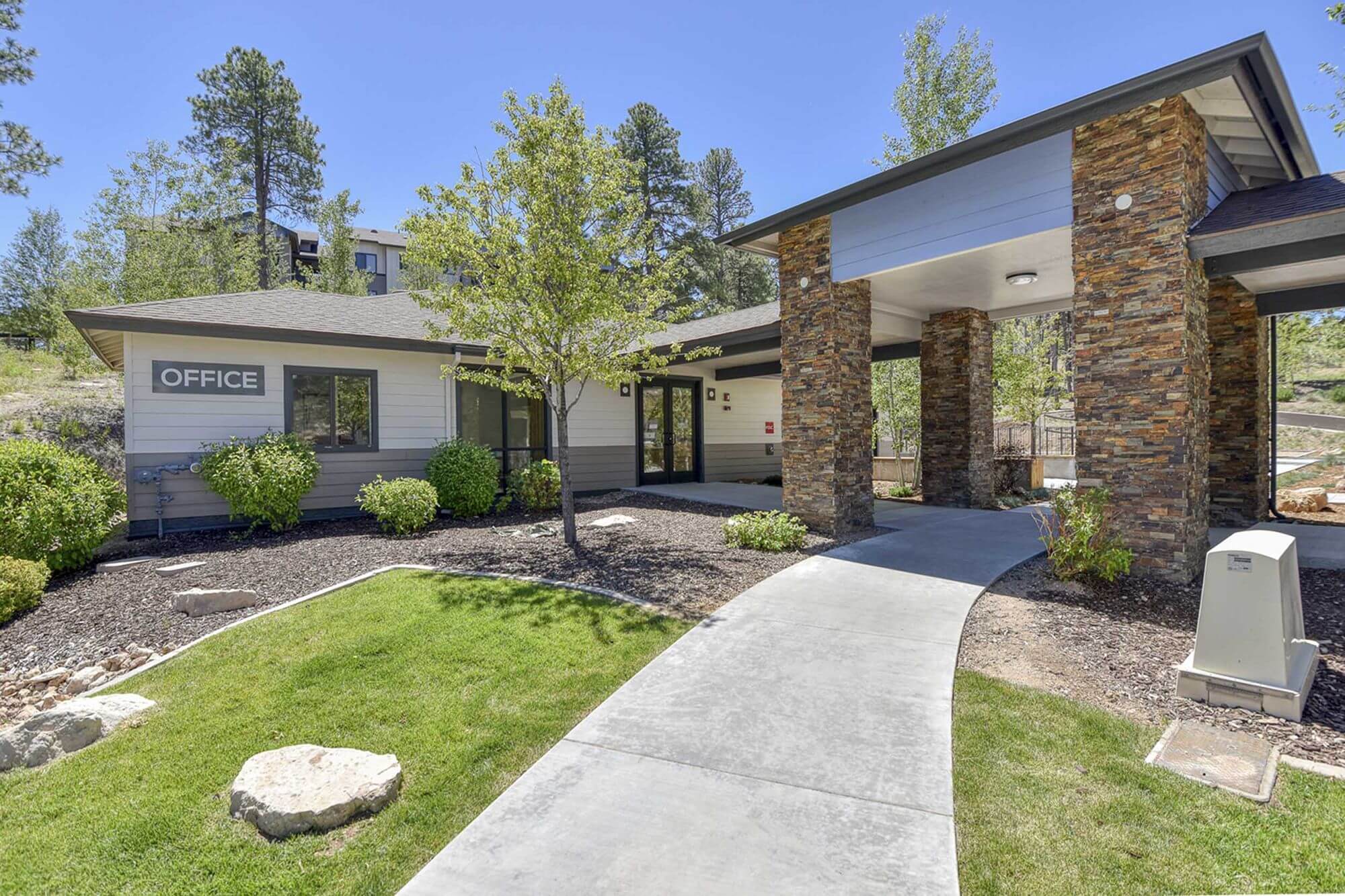 2 bed / 2 bath – Private