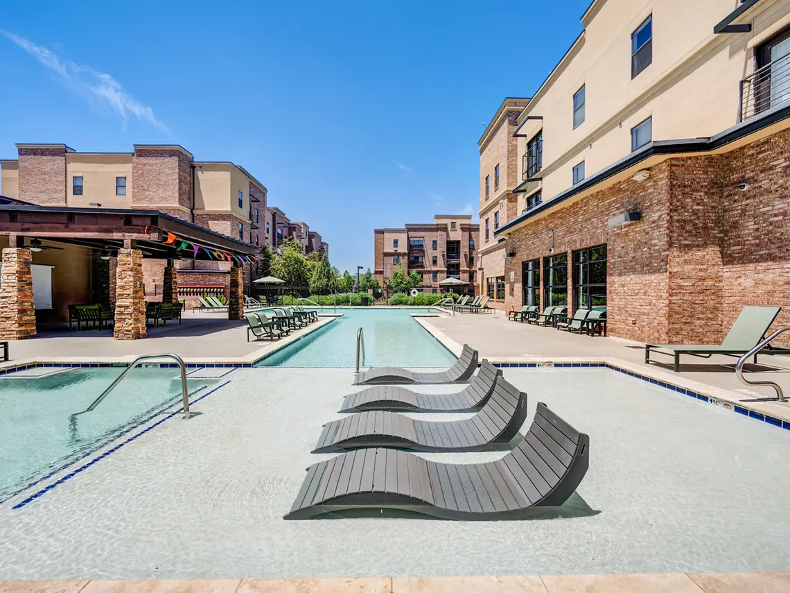 2 bed / 2 bath - Private