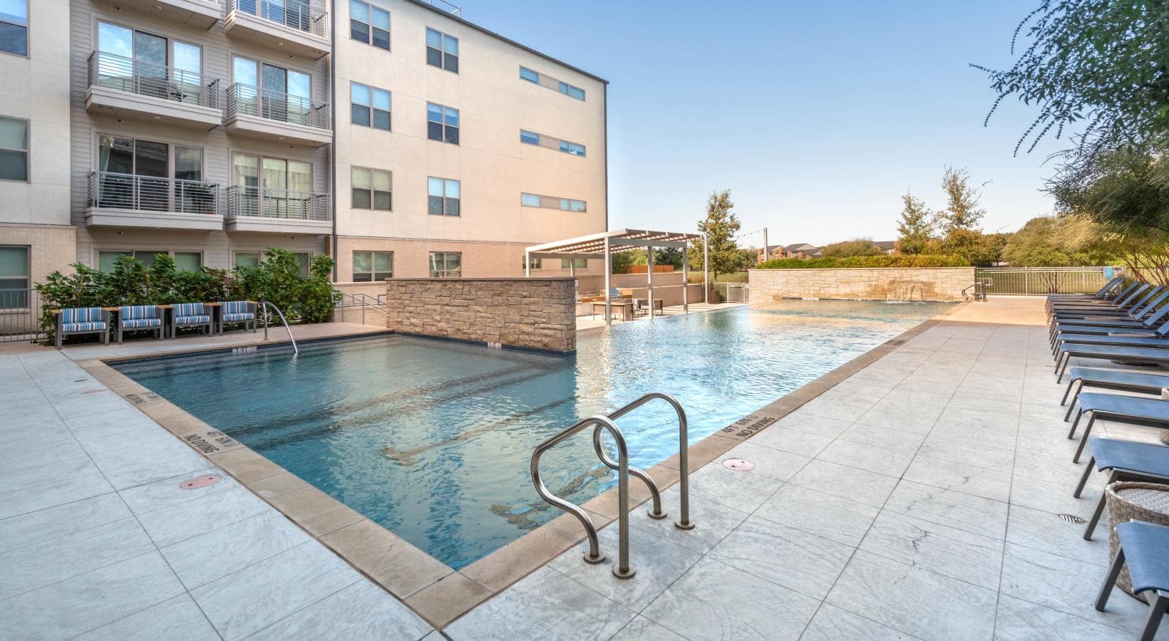 2 bed / 2 bath