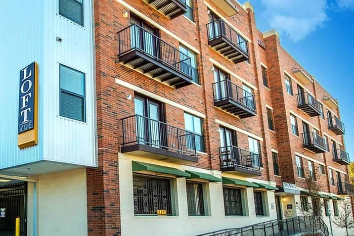 4 bed / 4 bath - Private