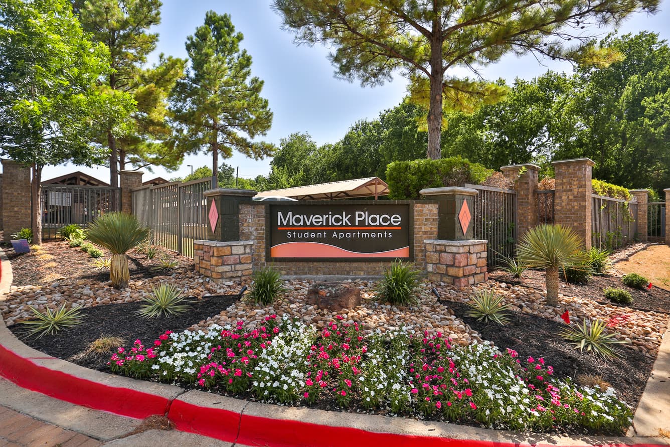 2 bed / 2 bath - Private