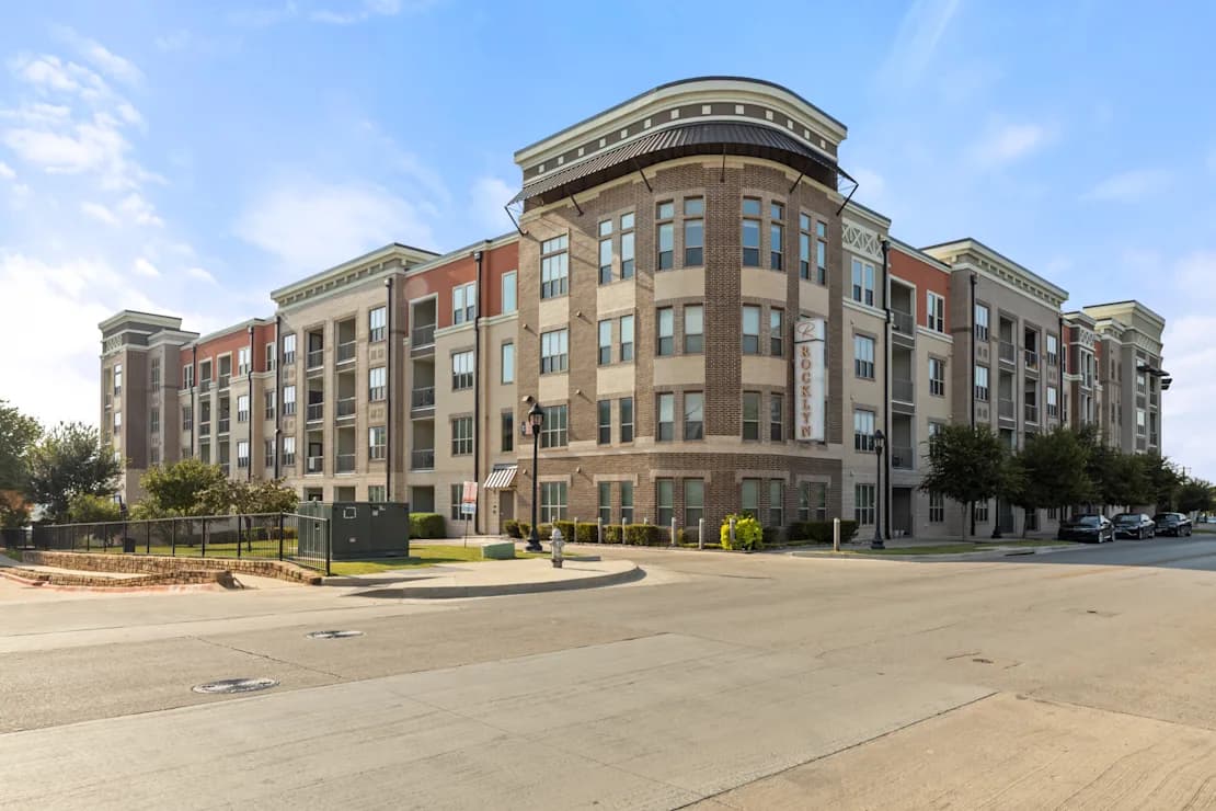 2 bed / 2 bath
