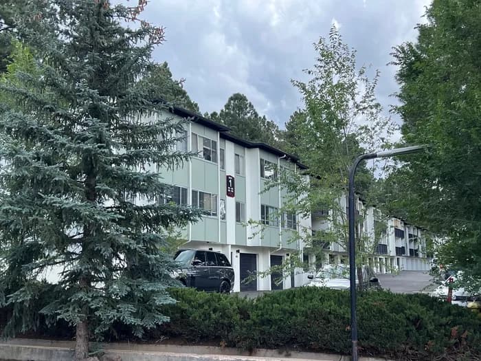 2 bed / 1 bath