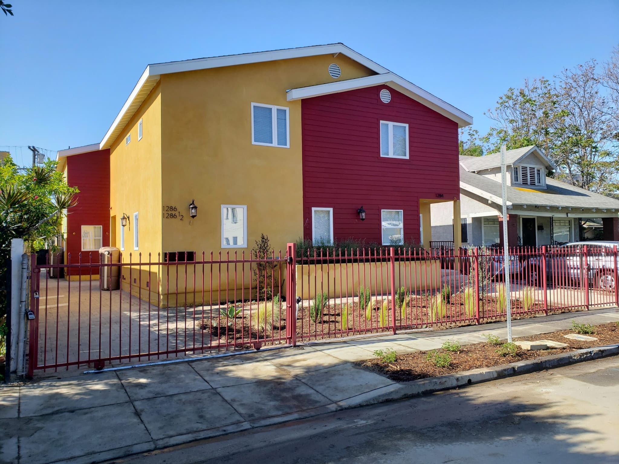 1286 West 37th Place
