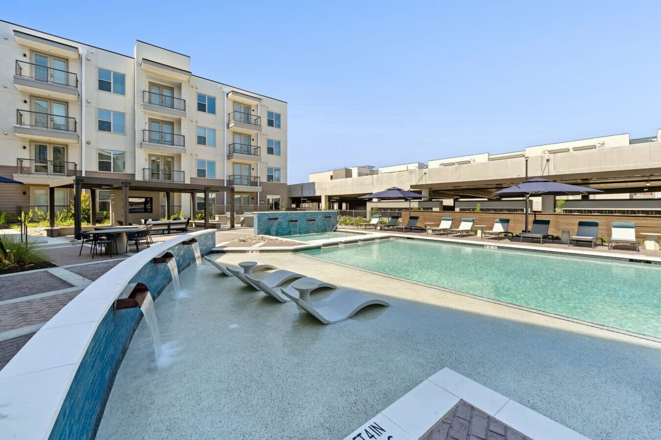 Caroline Eastside Apartments