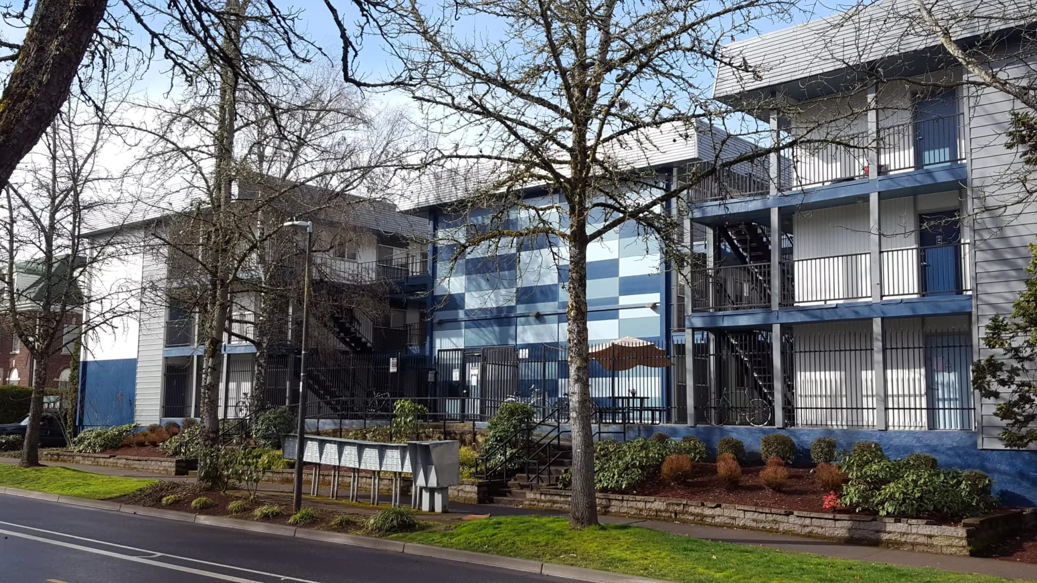 Campus Court